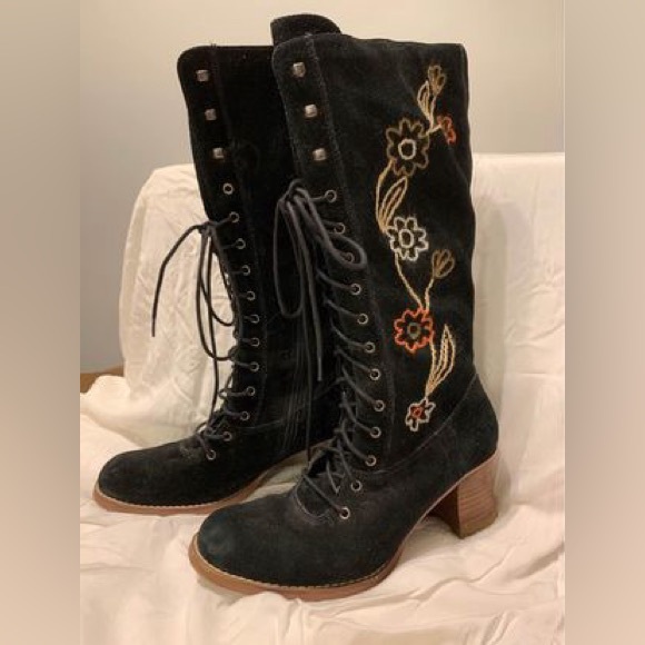 Boho suede ladies sz 6 1/2 boots - NEW - Picture 2 of 8